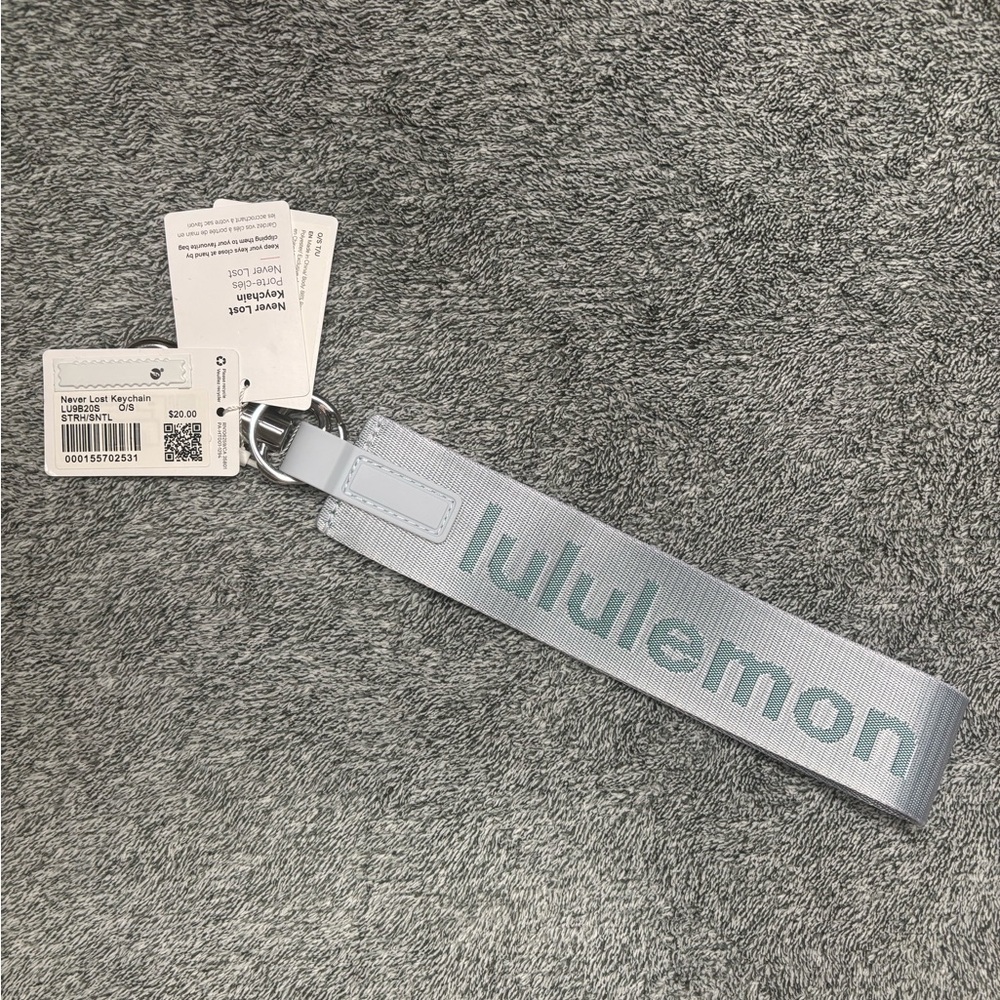 Lululemon Never Lost Keychain - Starch Blue